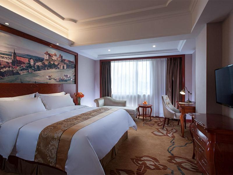 Vienna International Hotel Shaoguan Fengcailou Bagian luar foto