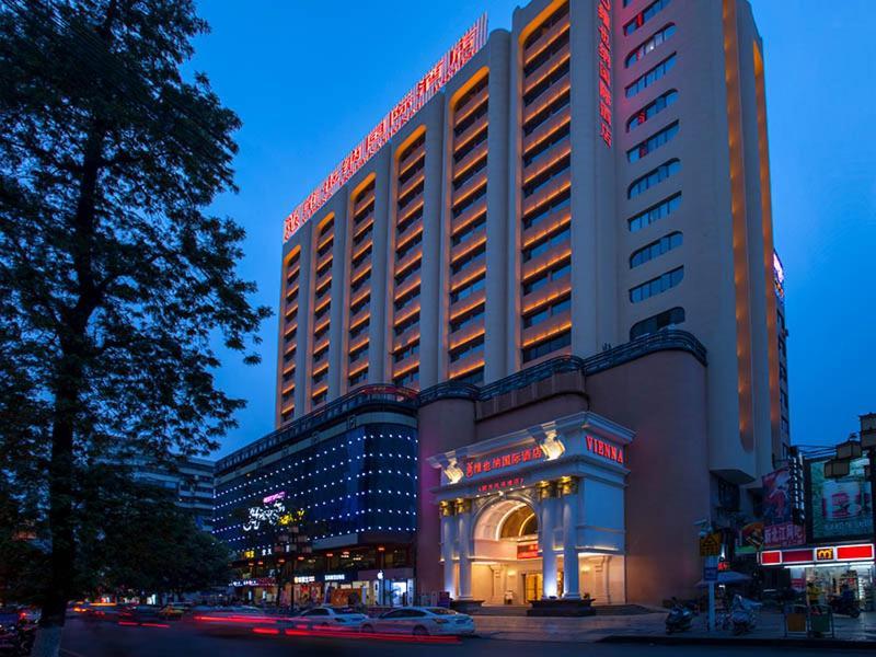 Vienna International Hotel Shaoguan Fengcailou Bagian luar foto